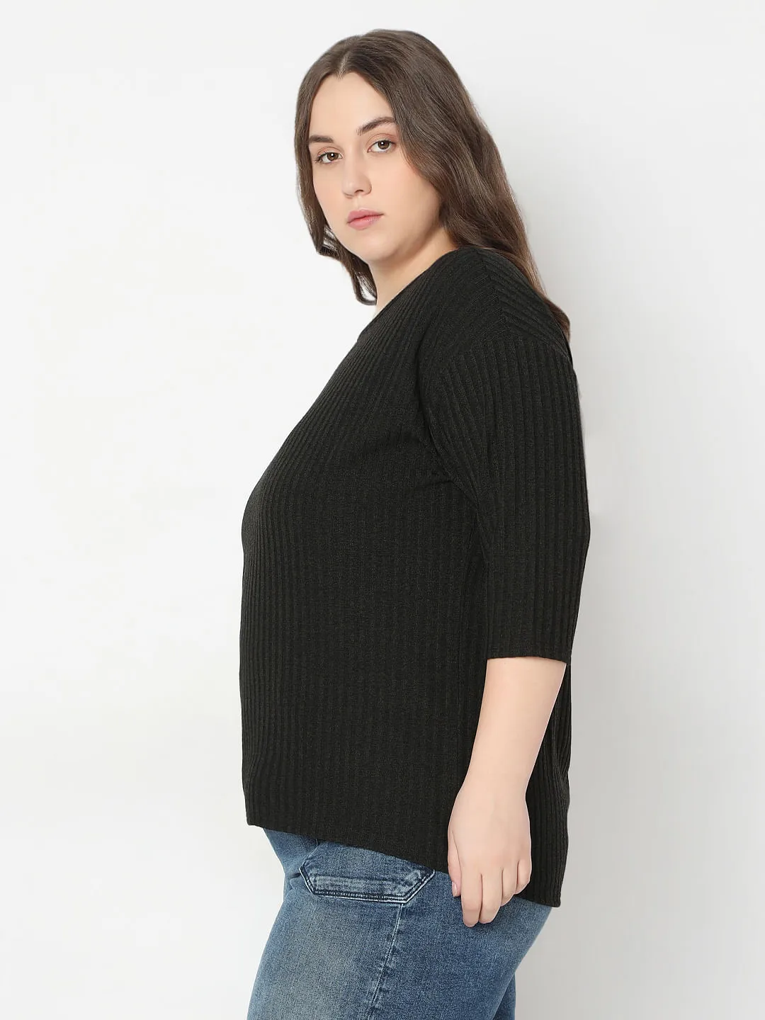 CURVE BLACK ROUND NECK TOP