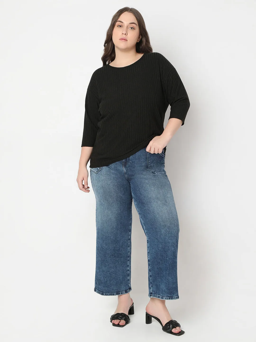 CURVE BLACK ROUND NECK TOP