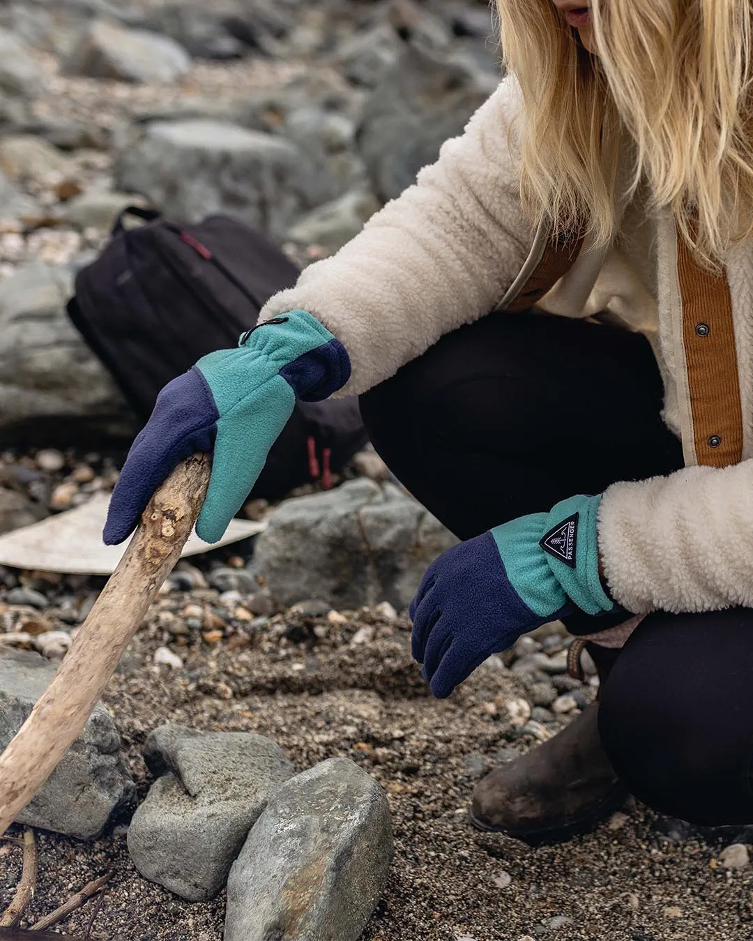 Daytrip Recycled Polar Fleece Touch Screen Gloves - Blue Coral