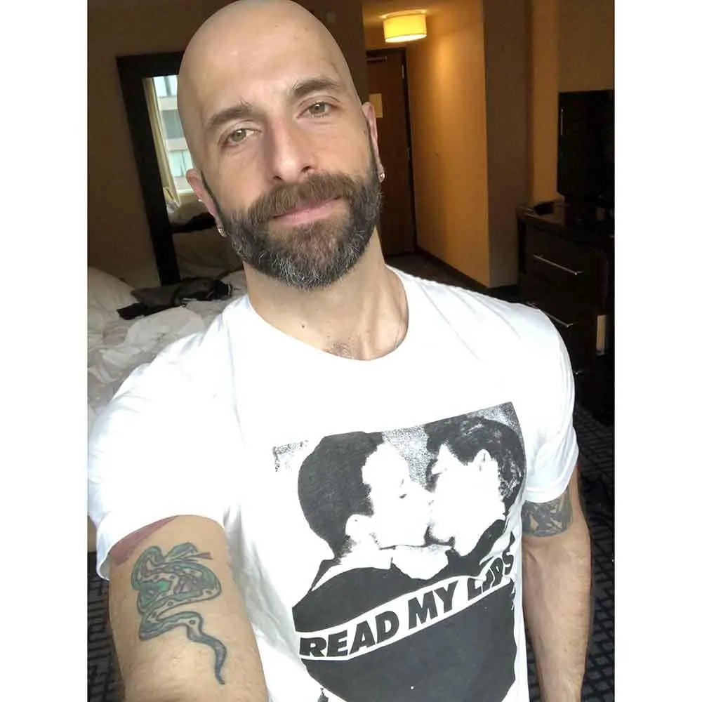 Read My Lips Men T-Shirt Supporting Rainbow Railroad