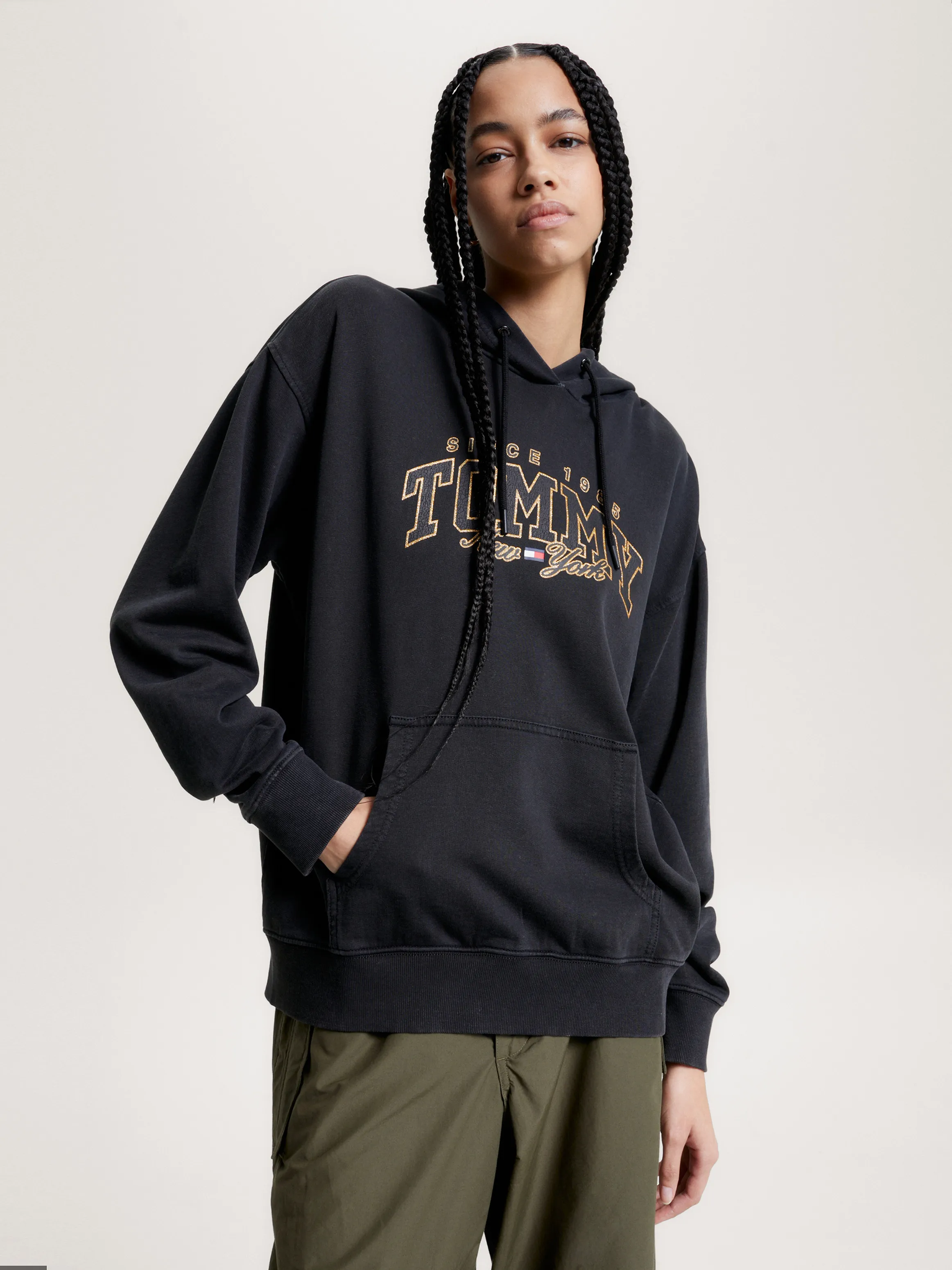 Varsity Logo Relaxed Fit Hoody | Sweatshirts & Hoodies | Tommy Jeans